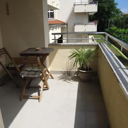 Apartment Mirela S Liznjan
